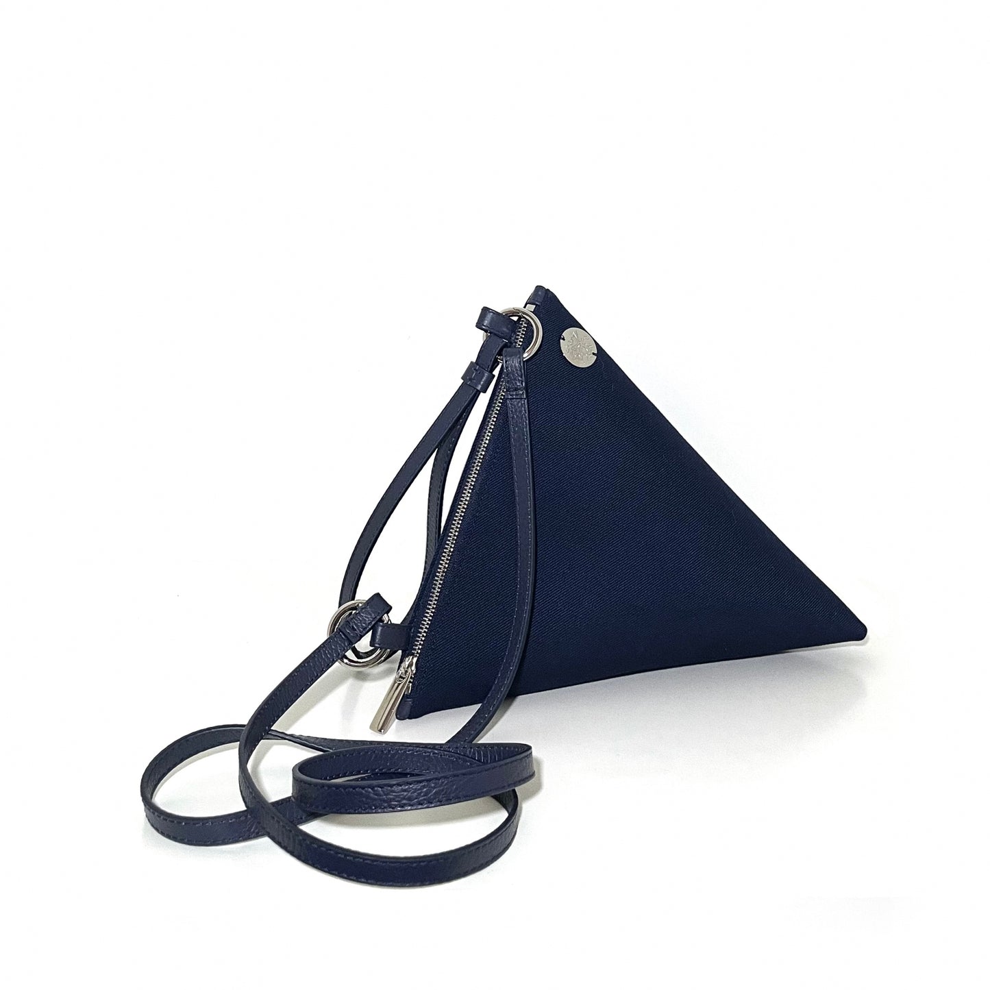 PIRAMIDE (canva blu)